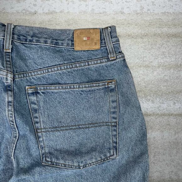 Tommy Hilfiger Jeans Regular Straight Leg Fit Light Wash Denim - Picture 3 of 4